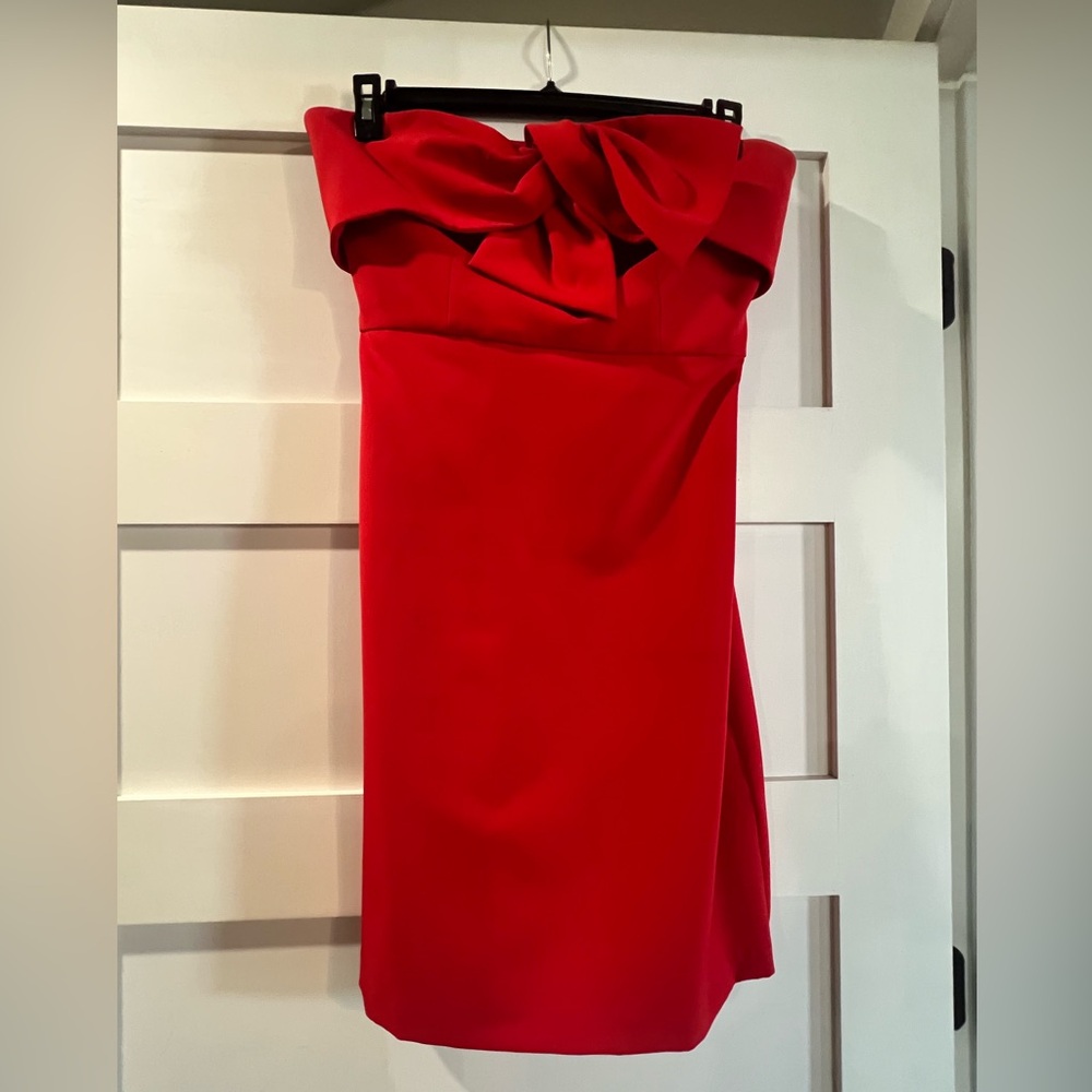 Sam Edelman Strapless Bow front dress, beautiful Red, size 6.